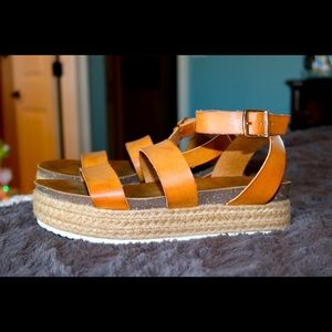 Short Platform Sandals